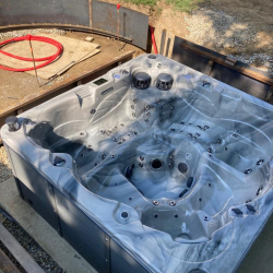 Pose d’un Spa Vancouver en coloris Odyssey