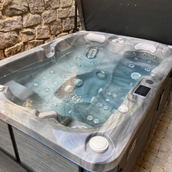 Pose d’un spa Tønsberg coloris Odyssey