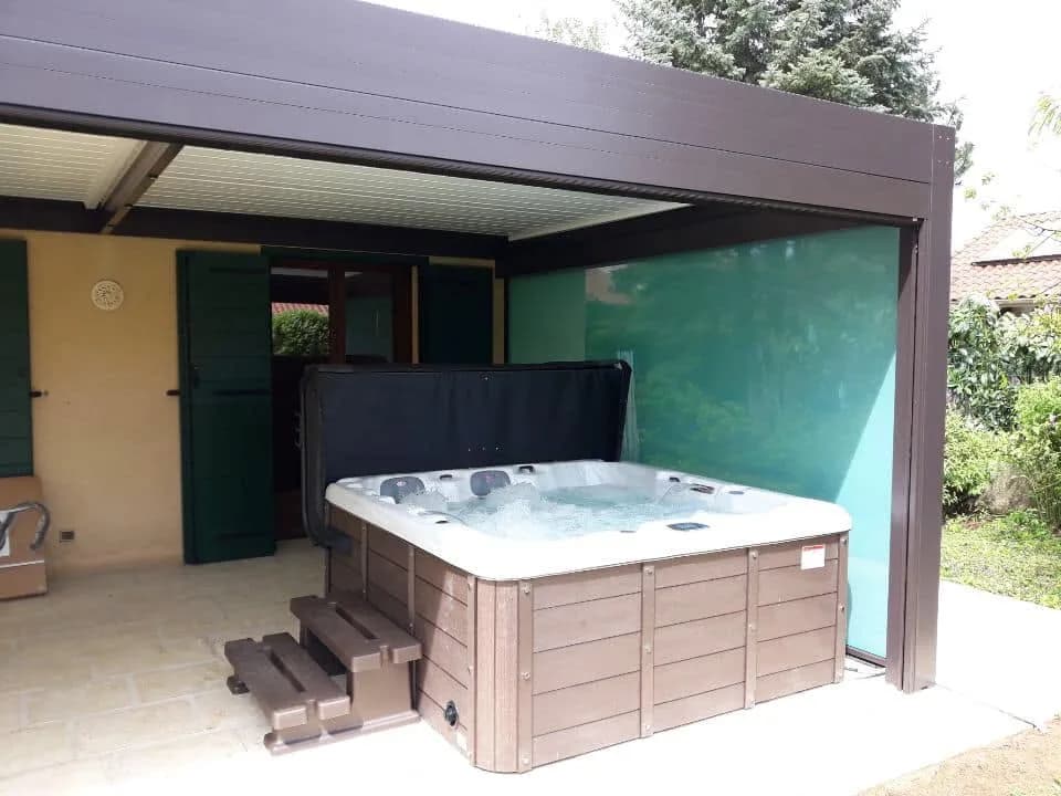 Installation d'un autre spa Burlington, autre vue du chantier