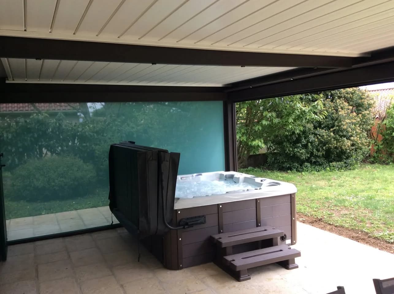 Installation d'un autre spa Burlington, autre vue du chantier