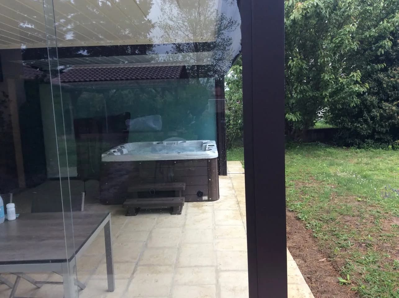 Installation d'un autre spa Burlington, autre vue du chantier