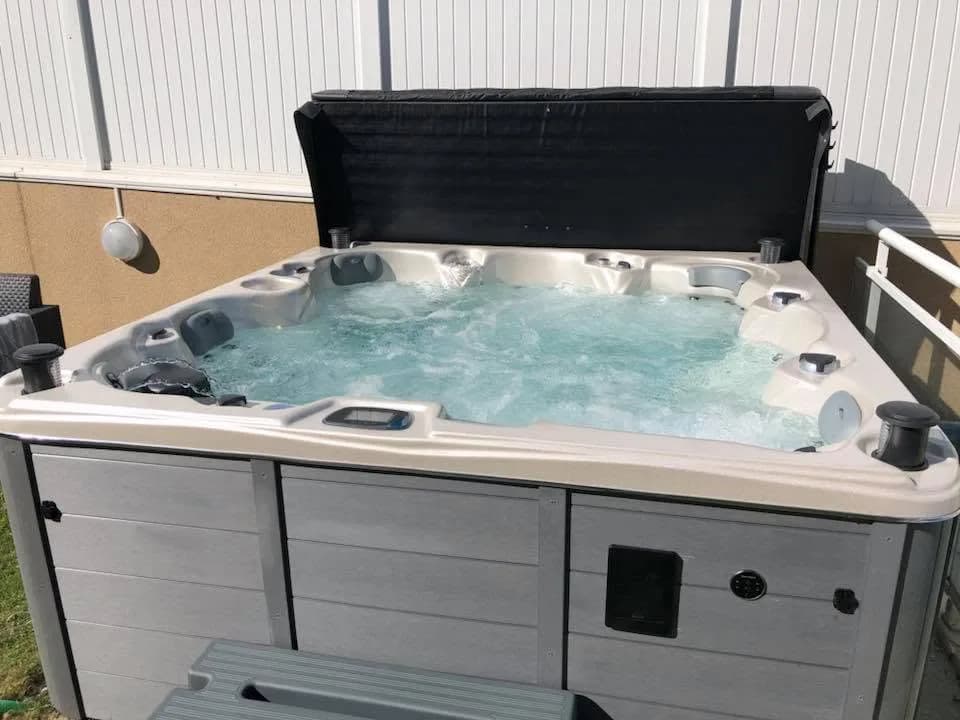 Installation d'un autre spa Cambridge Duel Full option dans le Haut-Rhin, autre vue du chantier