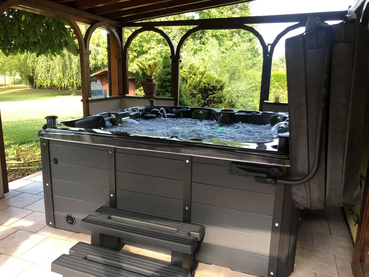 Installation d'un autre spa Cambridge Duel Full option, autre vue du chantier
