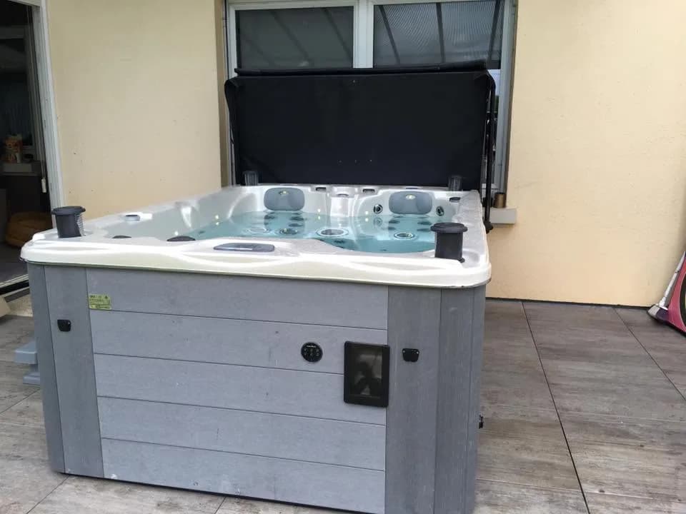 Installation d'un autre spa Montana Full option dans le Haut-Rhin, autre vue du chantier