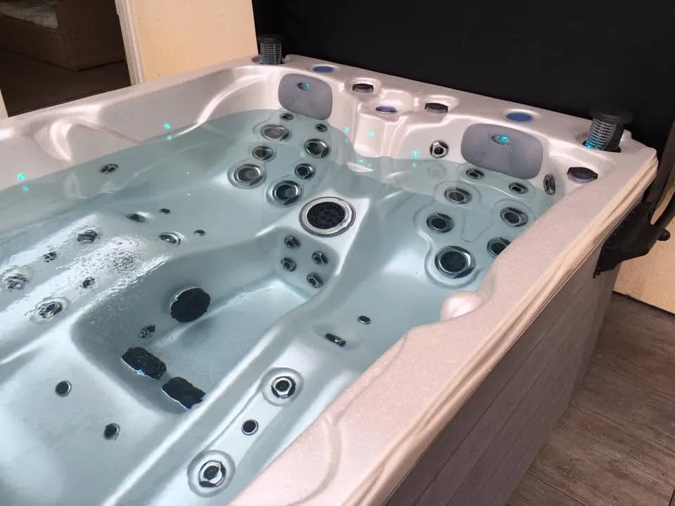 Installation d'un autre spa Montana Full option dans le Haut-Rhin, autre vue du chantier