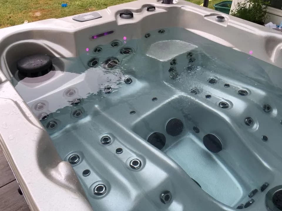 Installation d'un autre spa Montana Full option dans le Haut-Rhin, autre vue du chantier