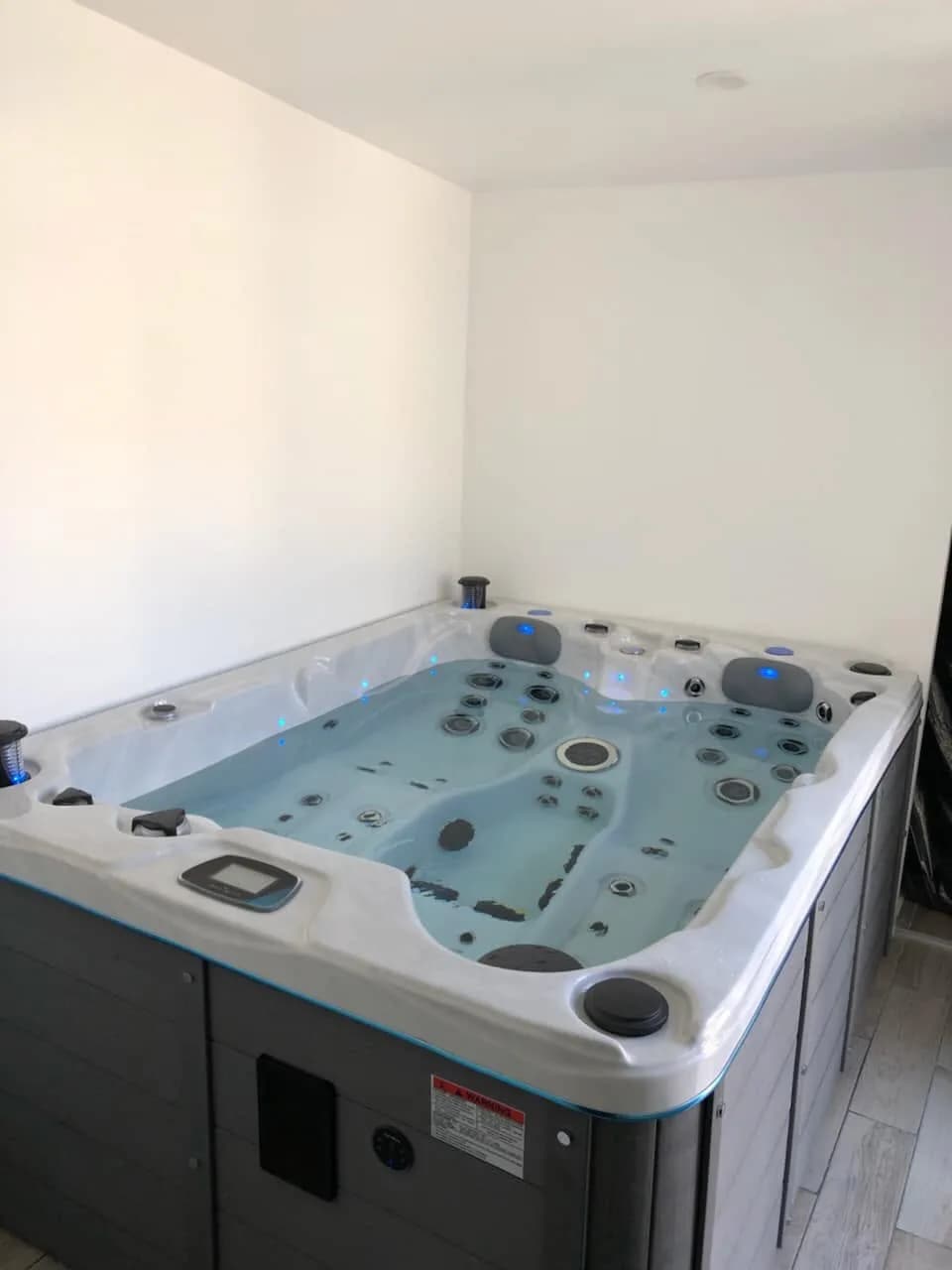Installation d'un autre spa Montana Full option, autre vue du chantier