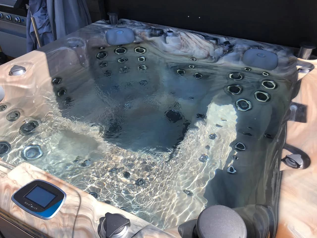Installation d'un autre spa Ottawa Full option, autre vue du chantier