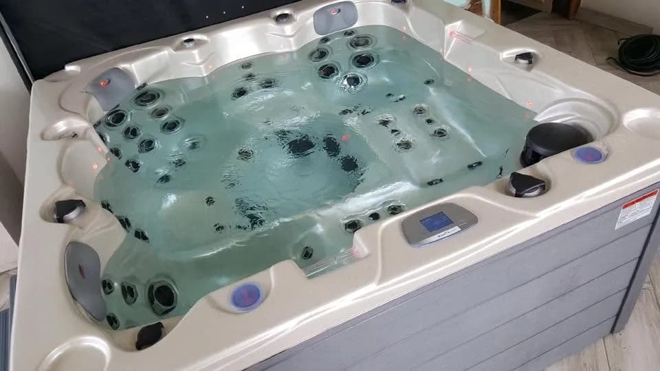 Installation d'un autre spa Ottawa, autre vue du chantier