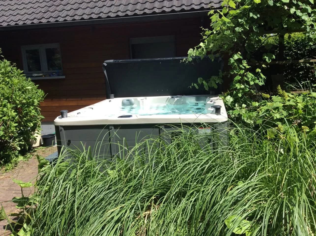 Installation d'un autre spa Sydney Full option en Belgique, autre vue du chantier