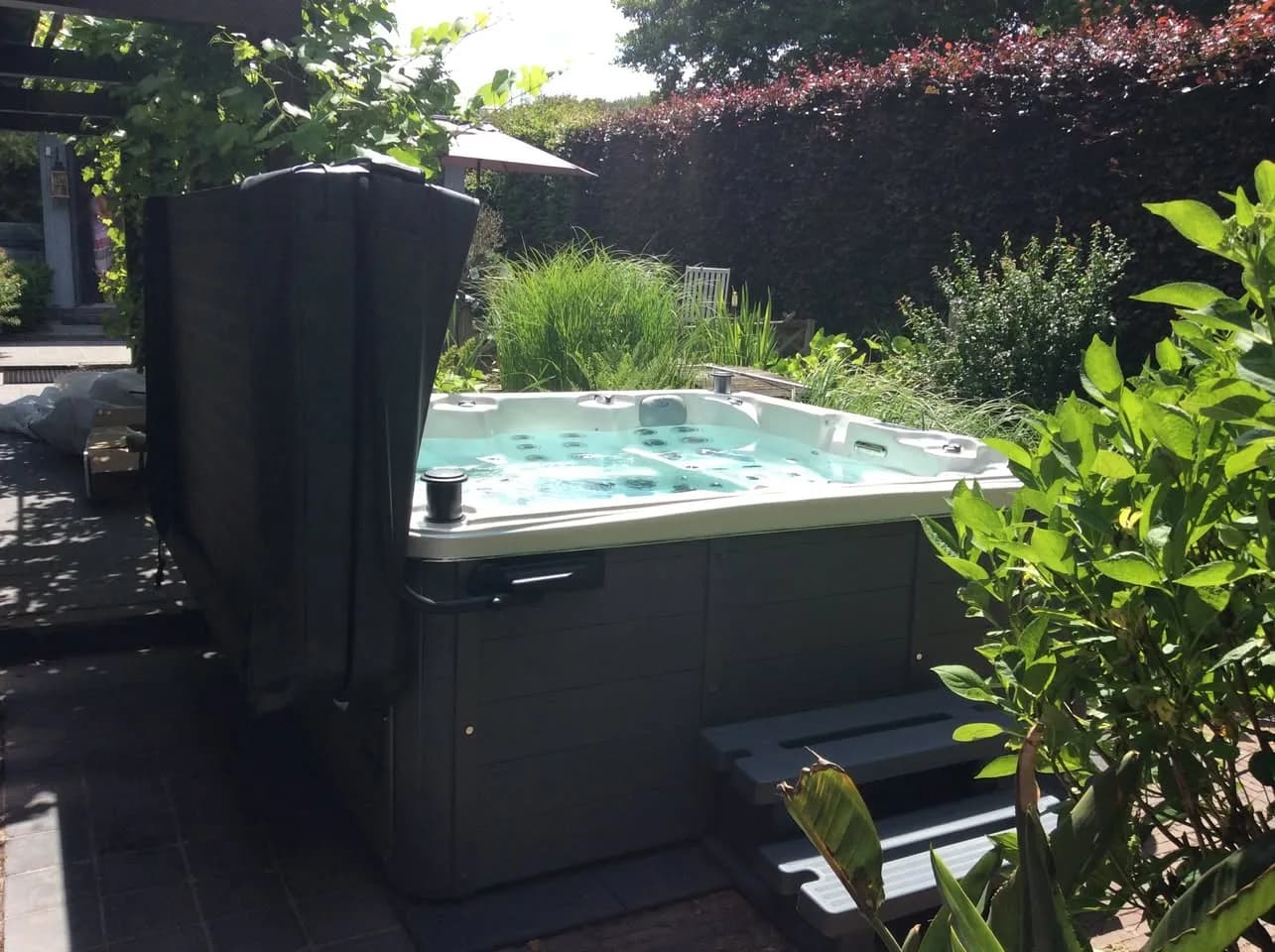 Installation d'un autre spa Sydney Full option en Belgique, autre vue du chantier