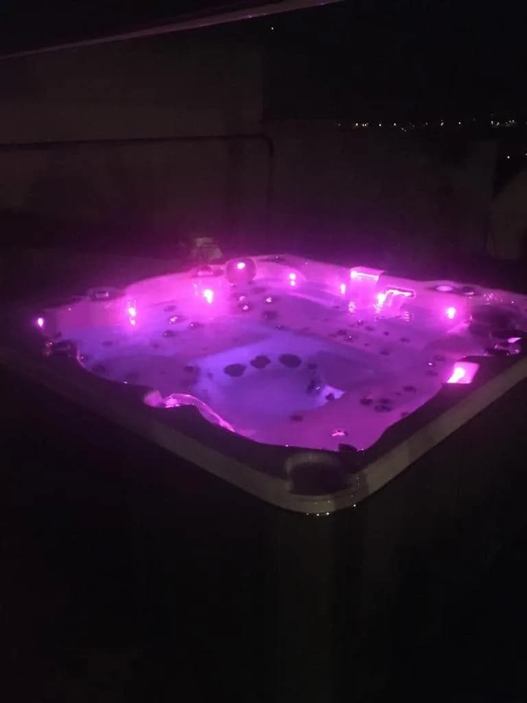 Installation d'un autre spa Vancouver dans la Loire, autre vue du chantier