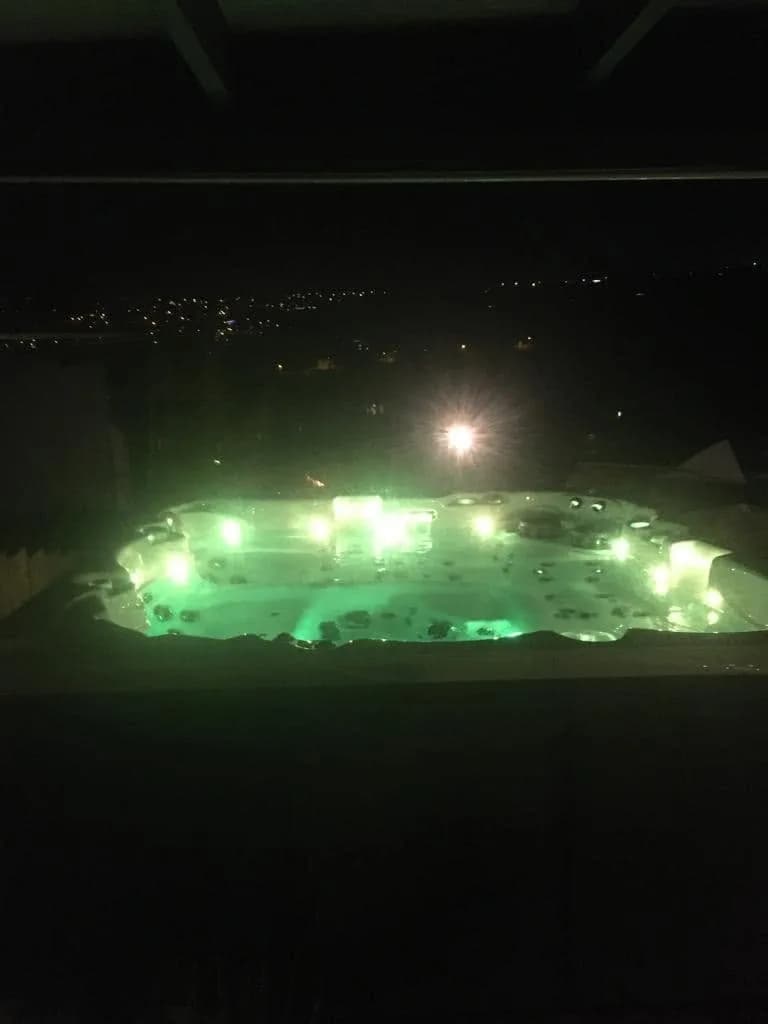 Installation d'un autre spa Vancouver dans la Loire, autre vue du chantier