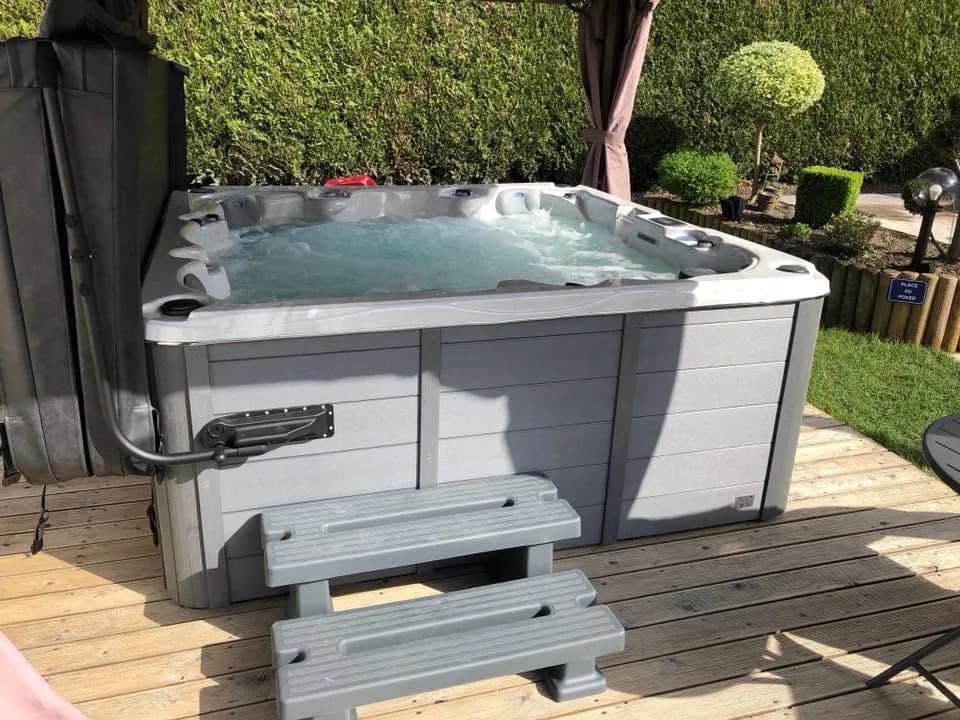 Installation d'un autre spa Vancouver dans les Ardennes, autre vue du chantier
