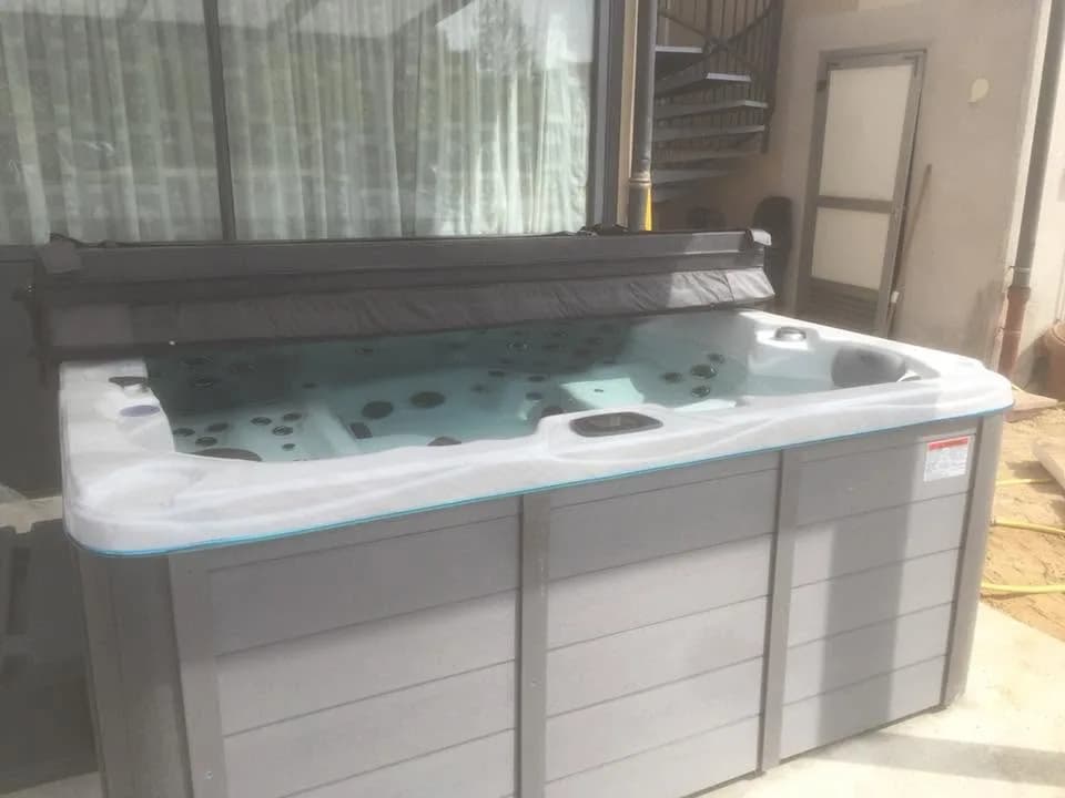 Installation d'un autre spa Vancouver dans les Ardennes, autre vue du chantier