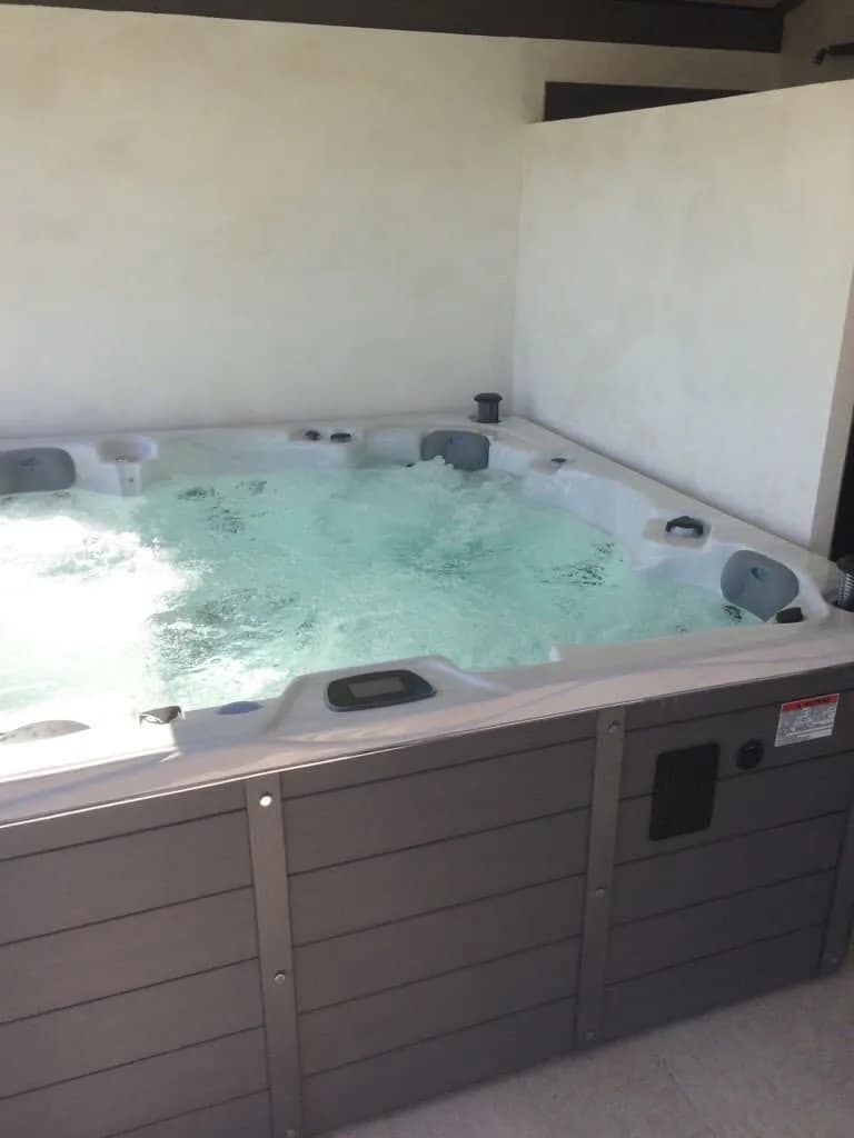 Installation d'un autre spa Vancouver, autre vue du chantier