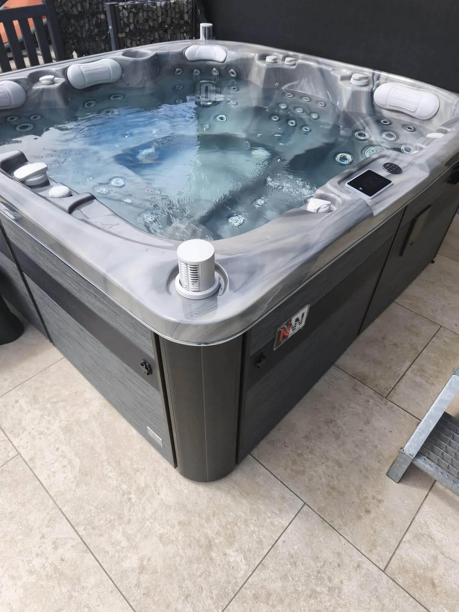 Installation d'un second spa Øppland à Burnhaupt-le-Haut, autre vue du chantier