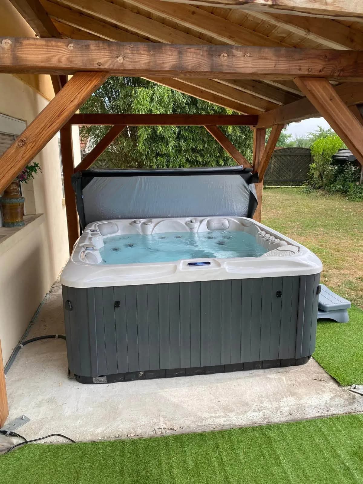 Installation d'un spa Artemis Full option à Sarralbe, autre vue du chantier