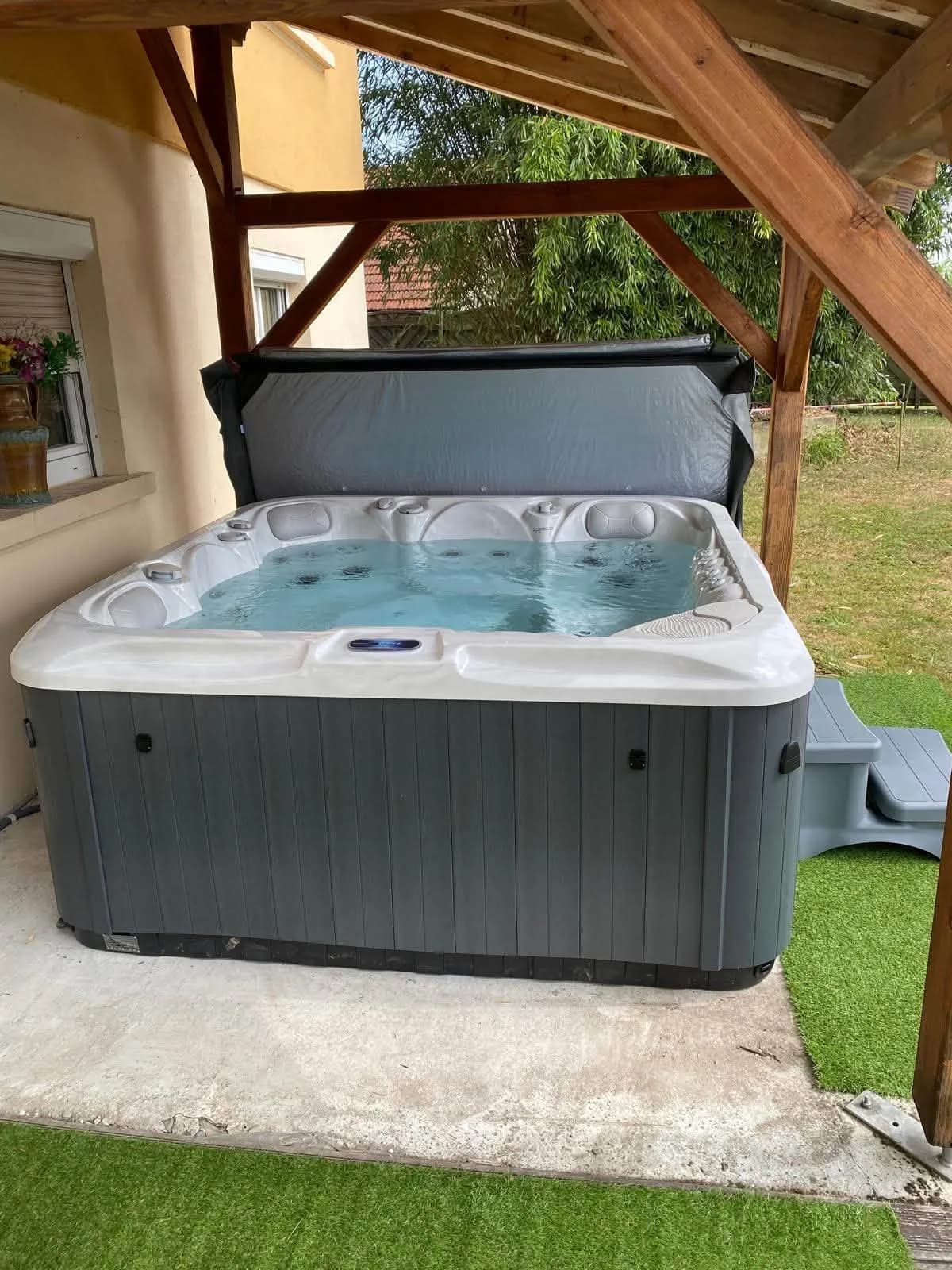 Installation d'un spa Artemis Full option à Sarralbe, autre vue du chantier