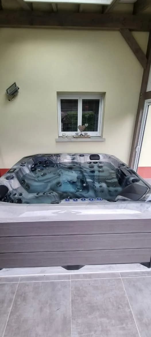 Installation d'un spa Barcelona Full option à Sausheim, autre vue du chantier