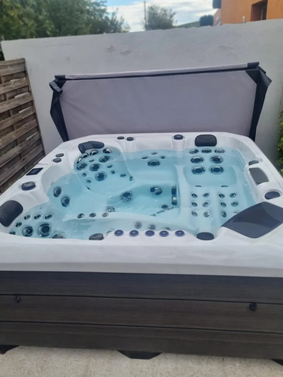 Installation d'un spa Barcelona à Pfaffenheim, autre vue du chantier