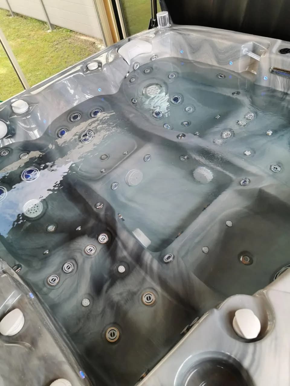 Installation d'un spa Bjørgan à Blénod-lès-Pont-à-Mousson, autre vue du chantier