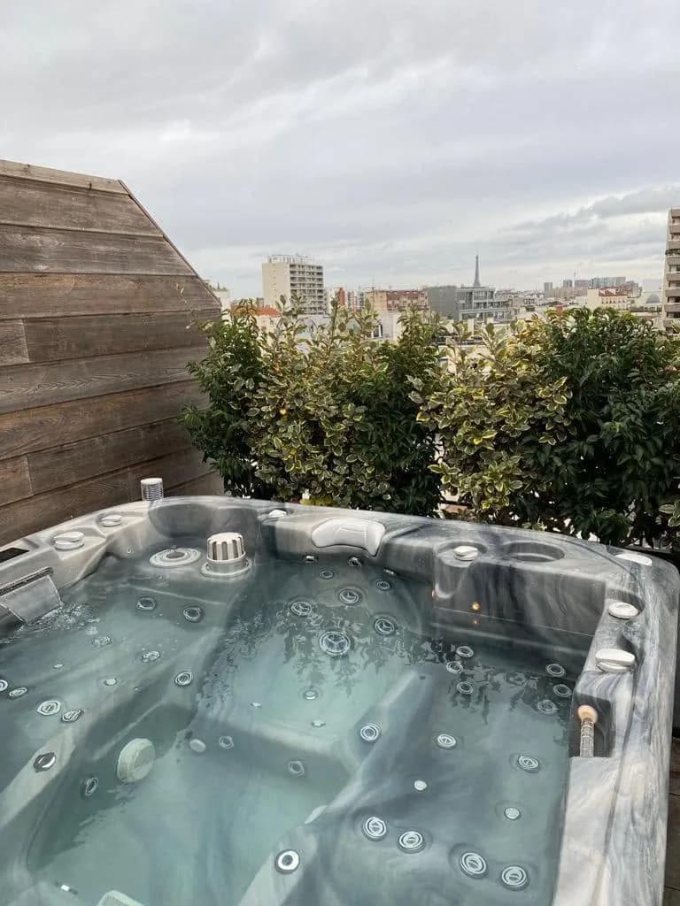 Installation d'un spa Bjørgan à Boulogne-Billancourt, autre vue du chantier