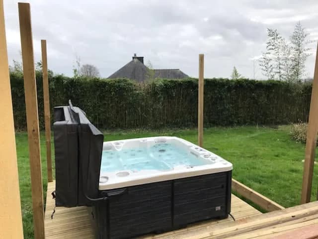 Installation d'un spa Bjørgan dans le Finistère, autre vue du chantier