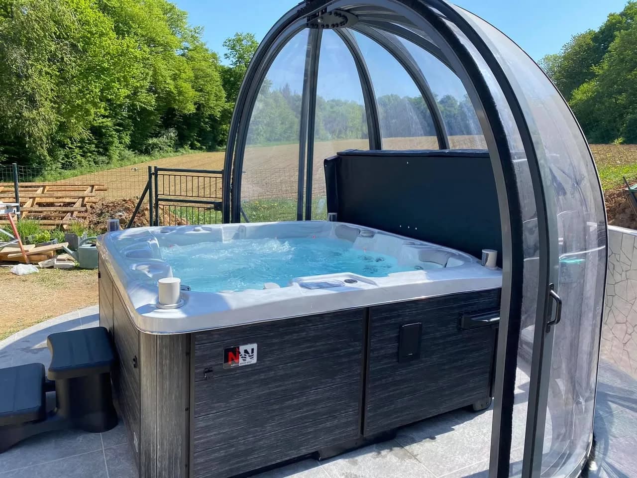 Installation d'un spa Bjørgan Full option à Audincourt, autre vue du chantier