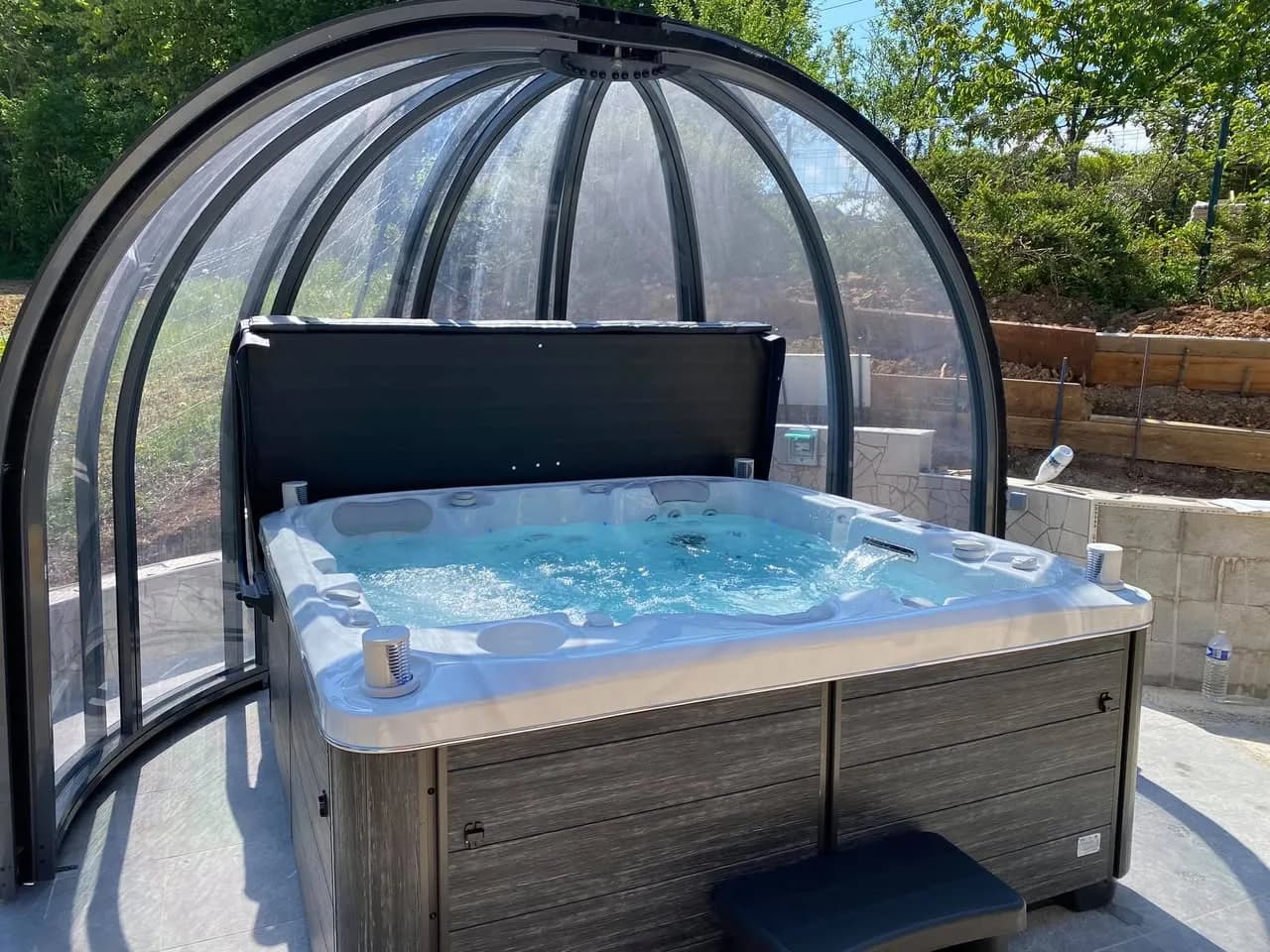 Installation d'un spa Bjørgan Full option à Audincourt, autre vue du chantier