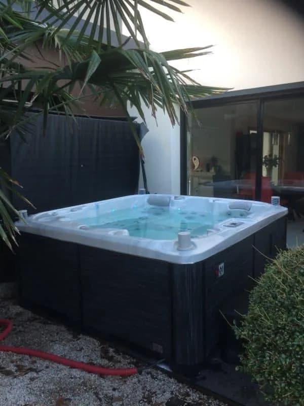 Installation d'un spa Bjørgan Full option à Saint-Renan, autre vue du chantier