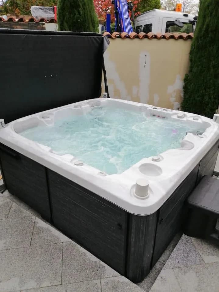 Installation d'un spa Bjørgan Full option à Seltz, autre vue du chantier