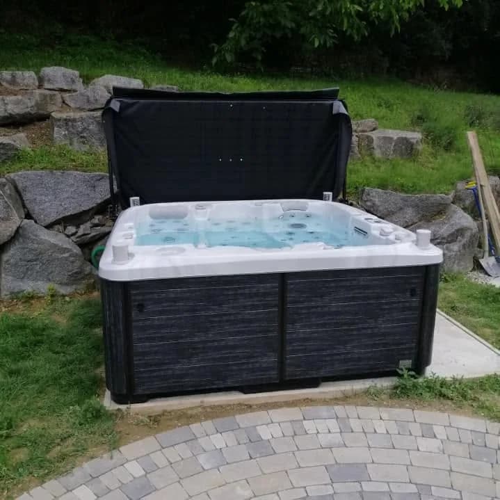 Installation d'un spa Bjørgan Full option à Sentheim, autre vue du chantier