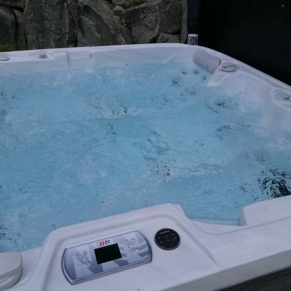 Installation d'un spa Bjørgan Full option à Sentheim, autre vue du chantier