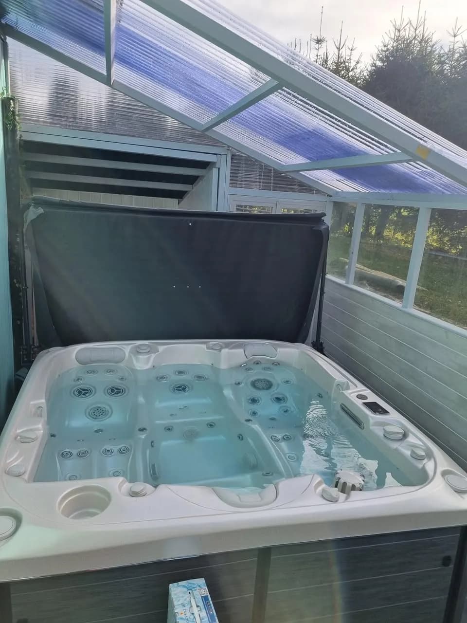 Installation d'un spa Bjørgan à Grand'Combe-Châteleu, autre vue du chantier