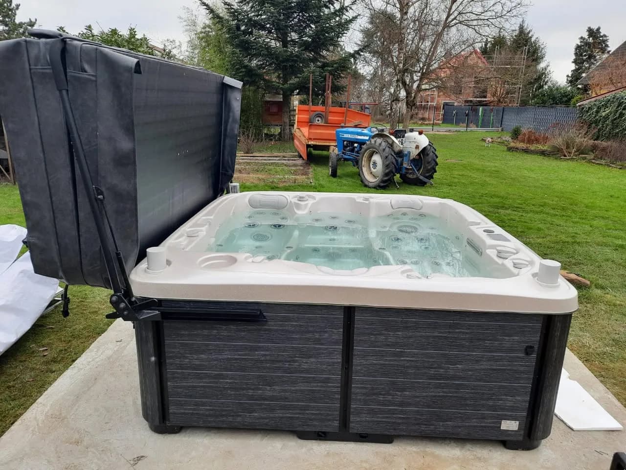 Installation d'un spa Bjørgan à Kaltenhouse, autre vue du chantier