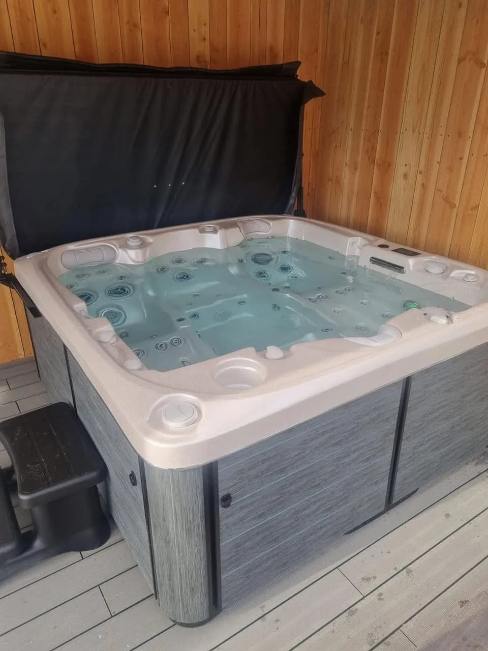 Installation d'un spa Bjørgan à Rossfeld, autre vue du chantier