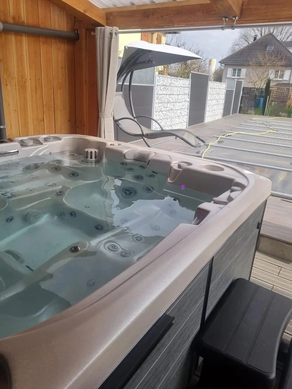 Installation d'un spa Bjørgan à Rossfeld, autre vue du chantier
