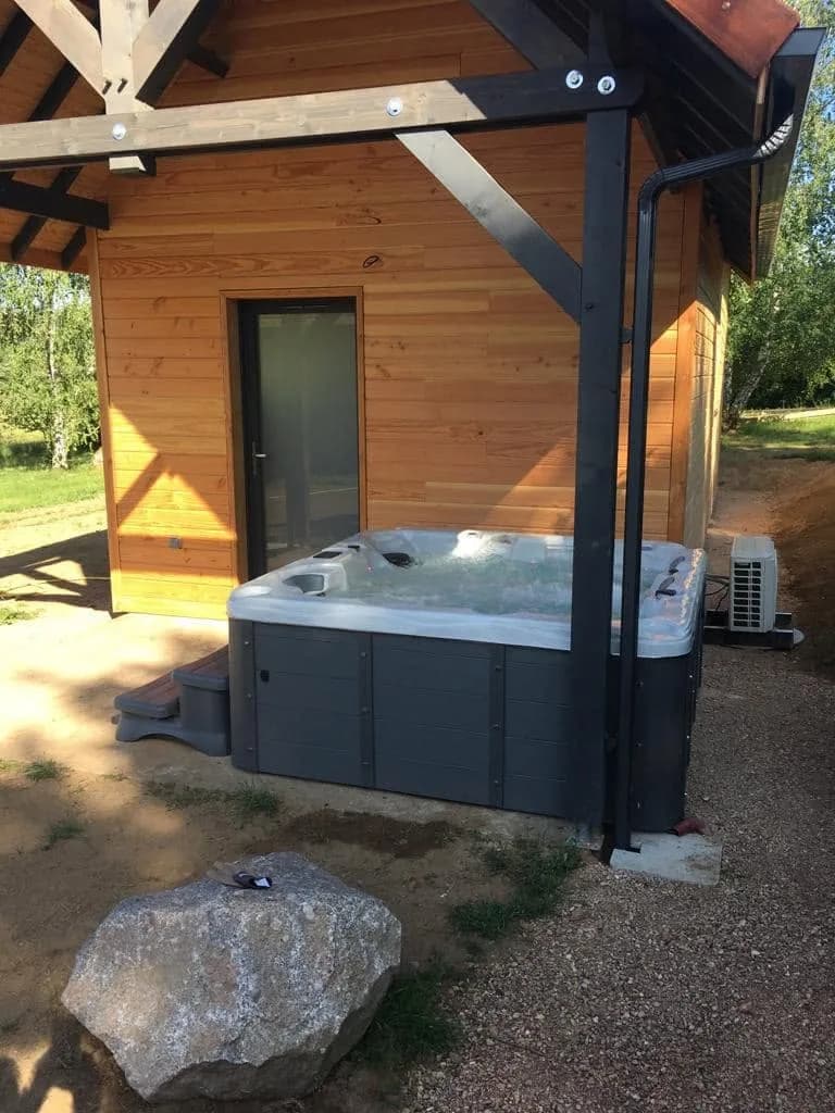 Installation d'un spa Burlington à Brazey-en-Morvan, autre vue du chantier