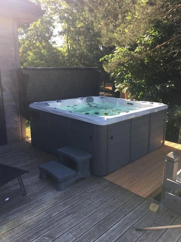 Installation d'un spa Burlington à Brazey-en-Morvan, autre vue du chantier