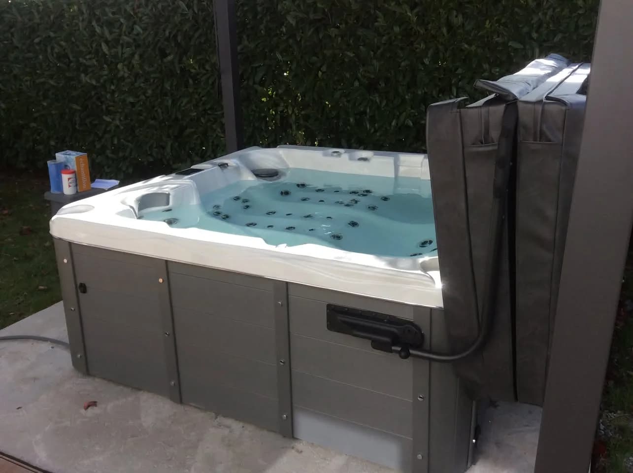 Installation d'un spa Burlington à Bures-sur-Yvette, autre vue du chantier