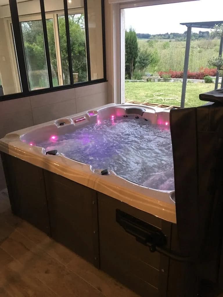Installation d'un spa Burlington à Caux-et-Sauzens, autre vue du chantier