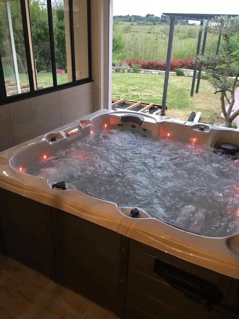 Installation d'un spa Burlington à Caux-et-Sauzens, autre vue du chantier