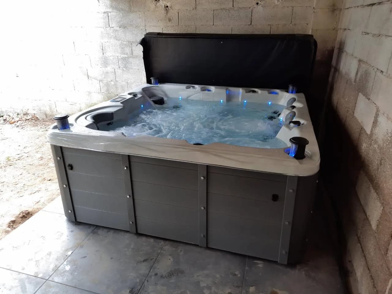 Installation d'un spa Burlington Full option à Flavigny-sur-Moselle, autre vue du chantier