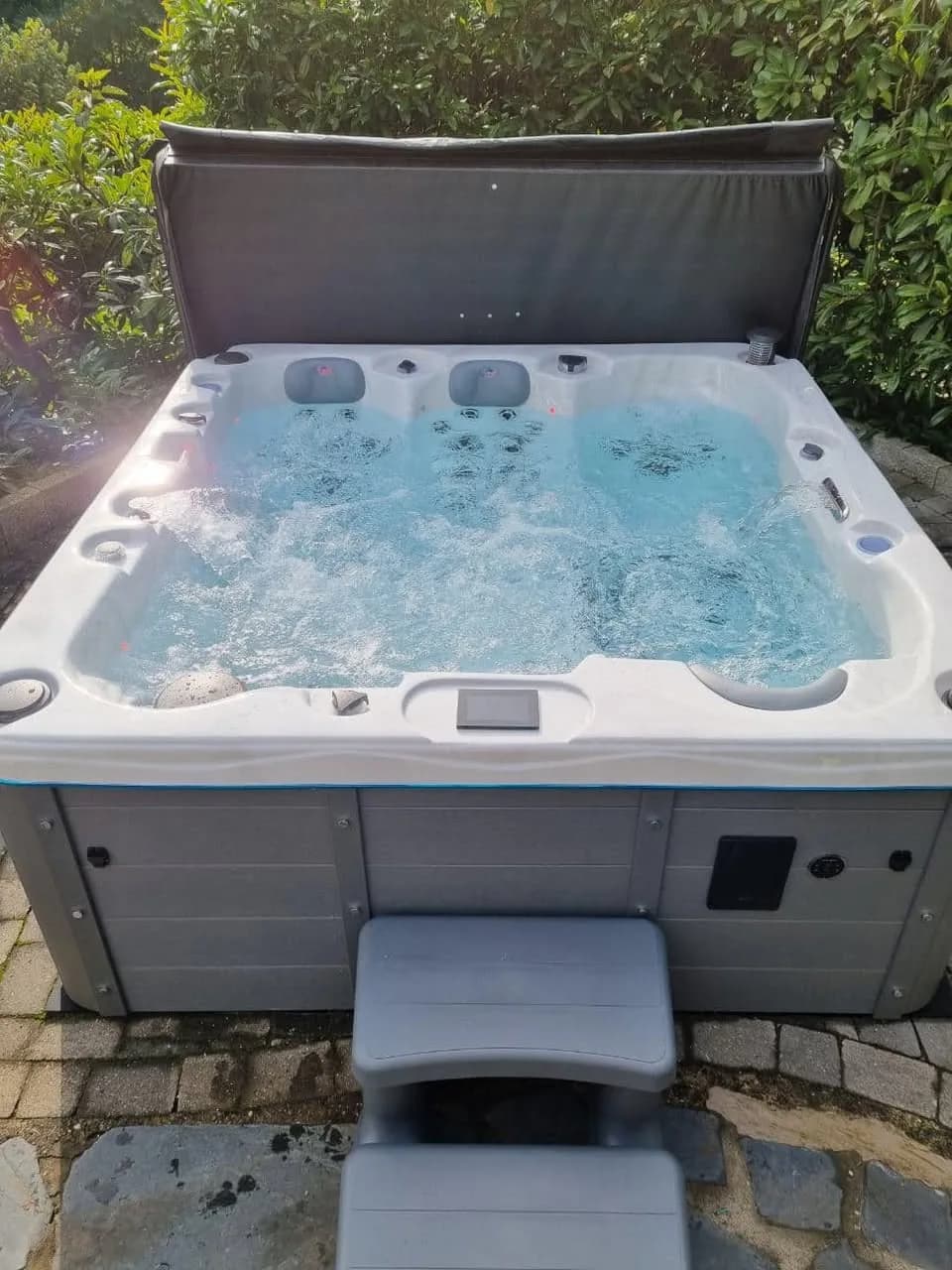 Installation d'un spa Burlington Full option à Mulhouse, autre vue du chantier