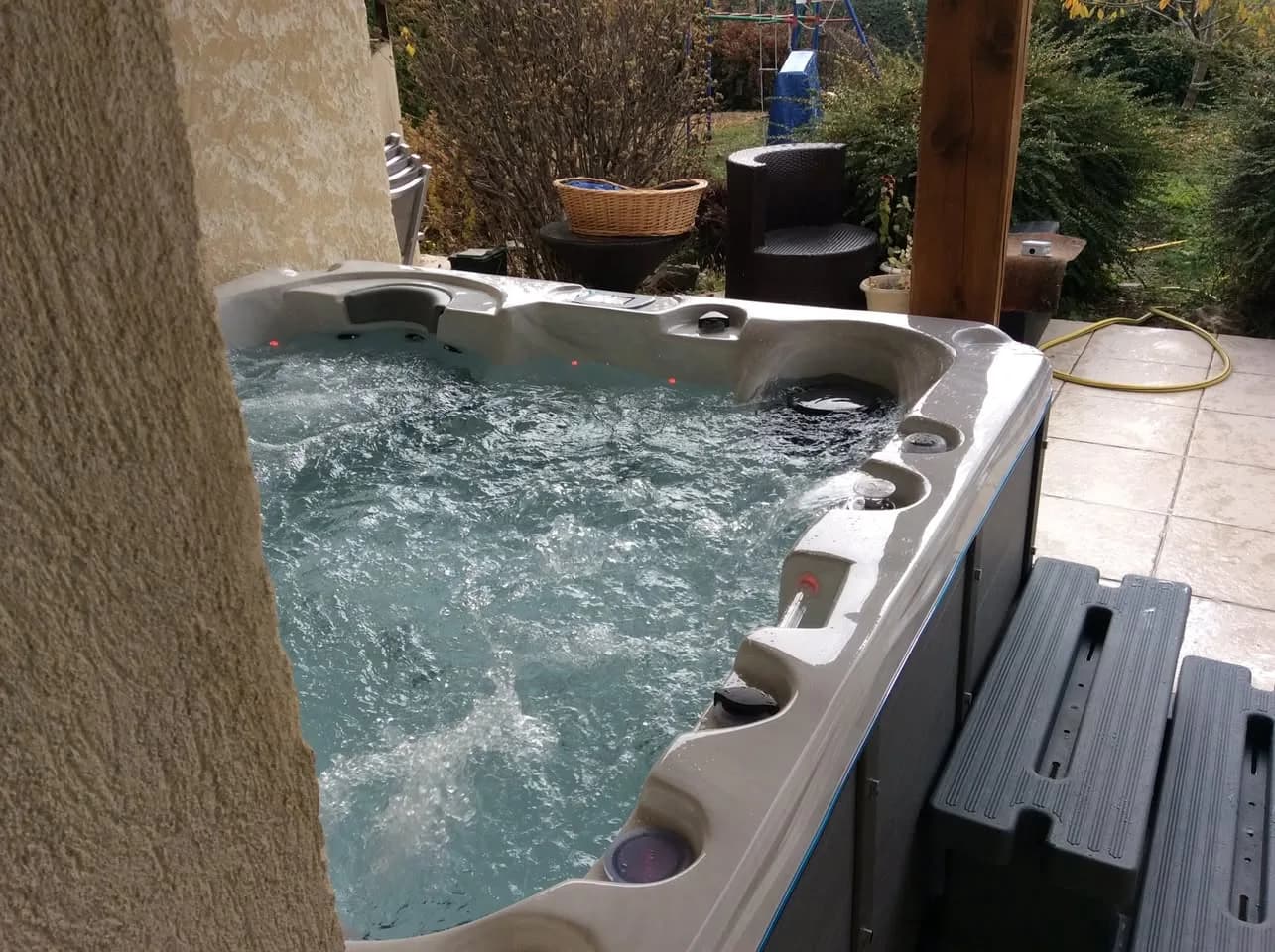 Installation d'un spa Burlington à Gap, autre vue du chantier