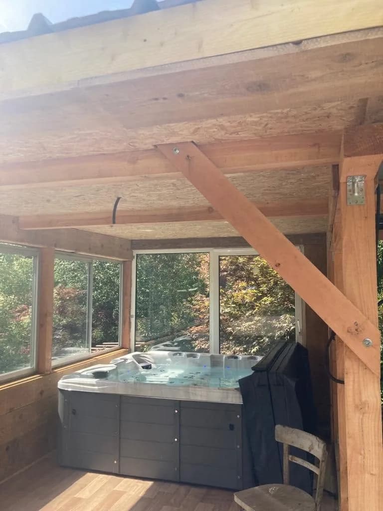 Installation d'un spa Burlington à Husseren-Wesserling, autre vue du chantier