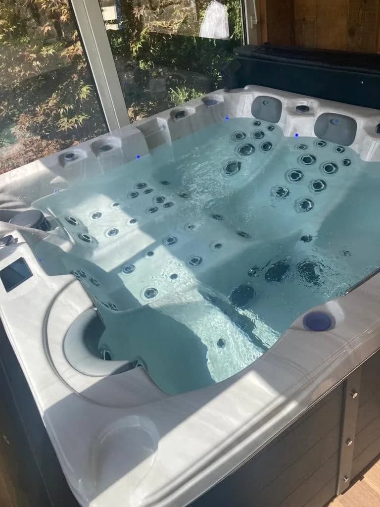 Installation d'un spa Burlington à Husseren-Wesserling, autre vue du chantier