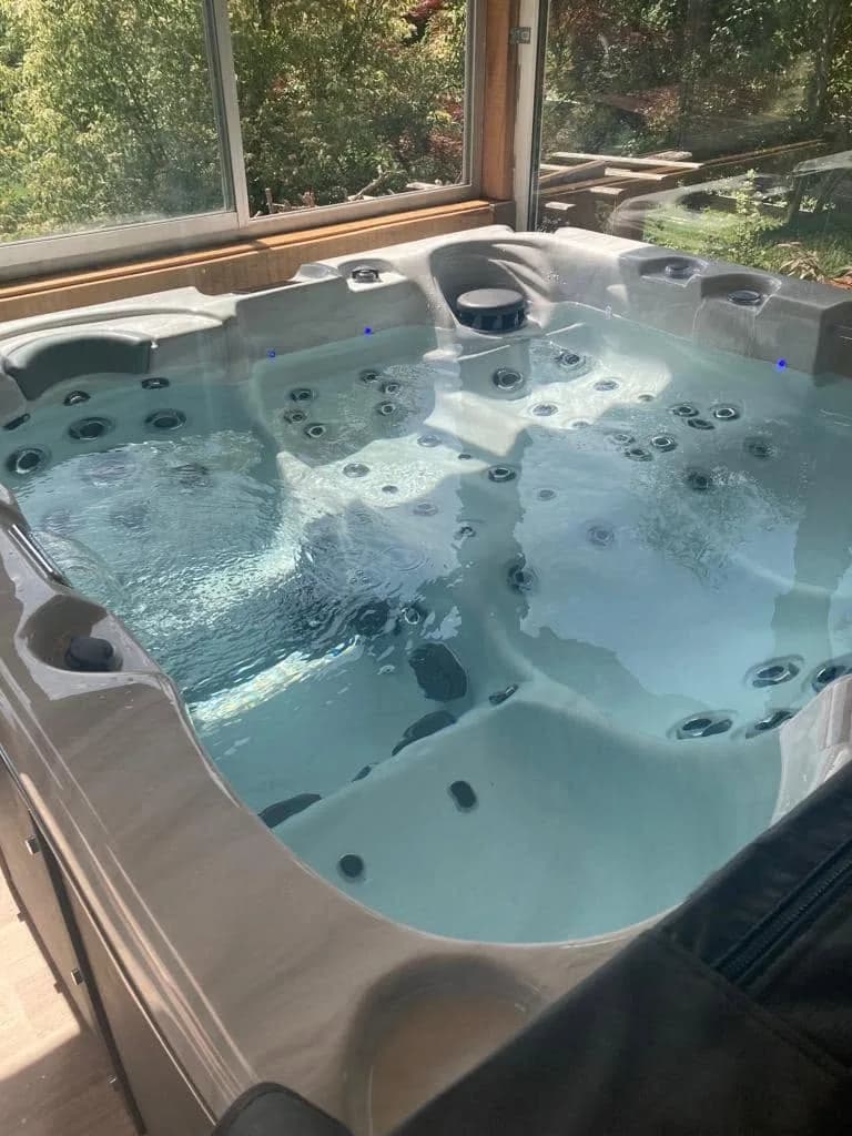 Installation d'un spa Burlington à Husseren-Wesserling, autre vue du chantier