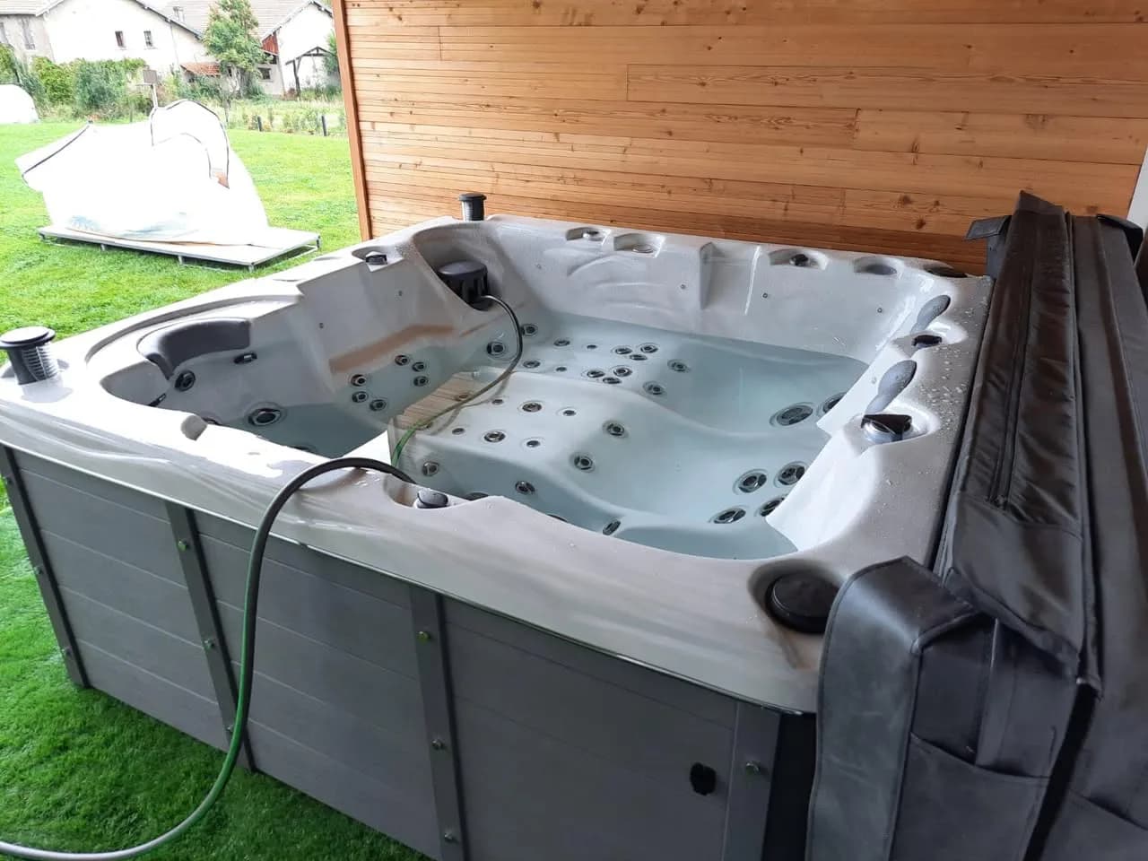 Installation d'un spa Burlington à Messein, autre vue du chantier